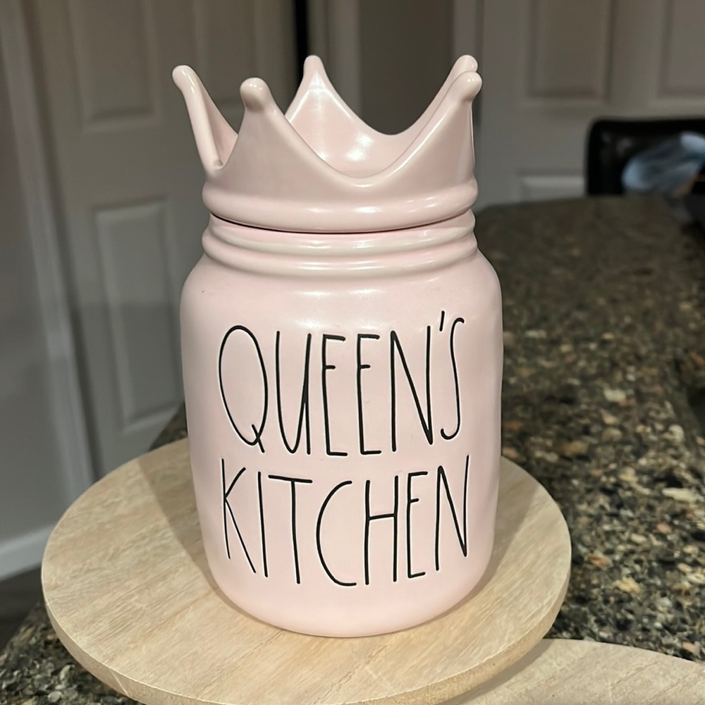 HTF Rae Dunn QUEEN’S KITCHEN Canister 2022 Pale Pink - Never Used